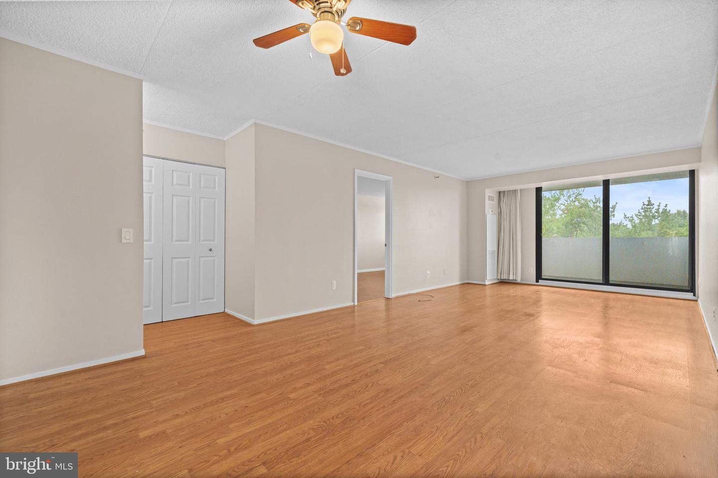5911 EDSALL RD #803, ALEXANDRIA, Virginia 22304, 2 Bedrooms Bedrooms, ,2 BathroomsBathrooms,Residential,For sale,5911 EDSALL RD #803,VAAX2050048 MLS # VAAX2050048