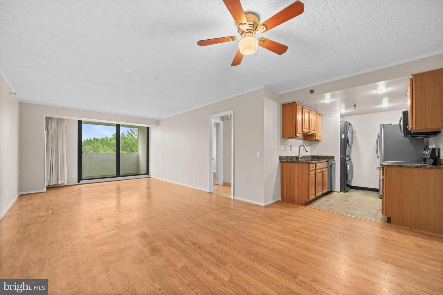 5911 EDSALL RD #803, ALEXANDRIA, Virginia 22304, 2 Bedrooms Bedrooms, ,2 BathroomsBathrooms,Residential,For sale,5911 EDSALL RD #803,VAAX2050048 MLS # VAAX2050048