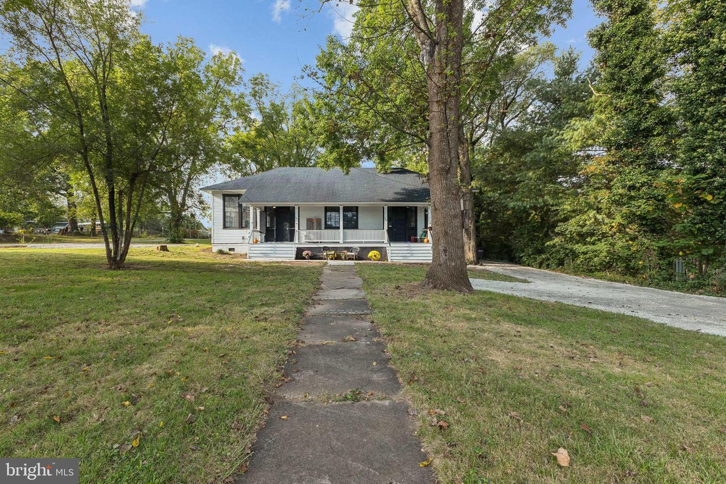 101, 103 W MAIN ST W #101, 103, BOYCE, Virginia 22620, 4 Bedrooms Bedrooms, ,2 BathroomsBathrooms,Residential,For sale,101, 103 W MAIN ST W #101,103,VACL2006092 MLS # VACL2006092