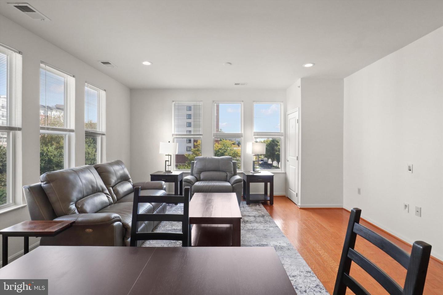 2655 PROSPERITY AVE #449, FAIRFAX, Virginia 22031, 2 Bedrooms Bedrooms, 4 Rooms Rooms,2 BathroomsBathrooms,Residential,For sale,2655 PROSPERITY AVE #449,VAFX2268794 MLS # VAFX2268794