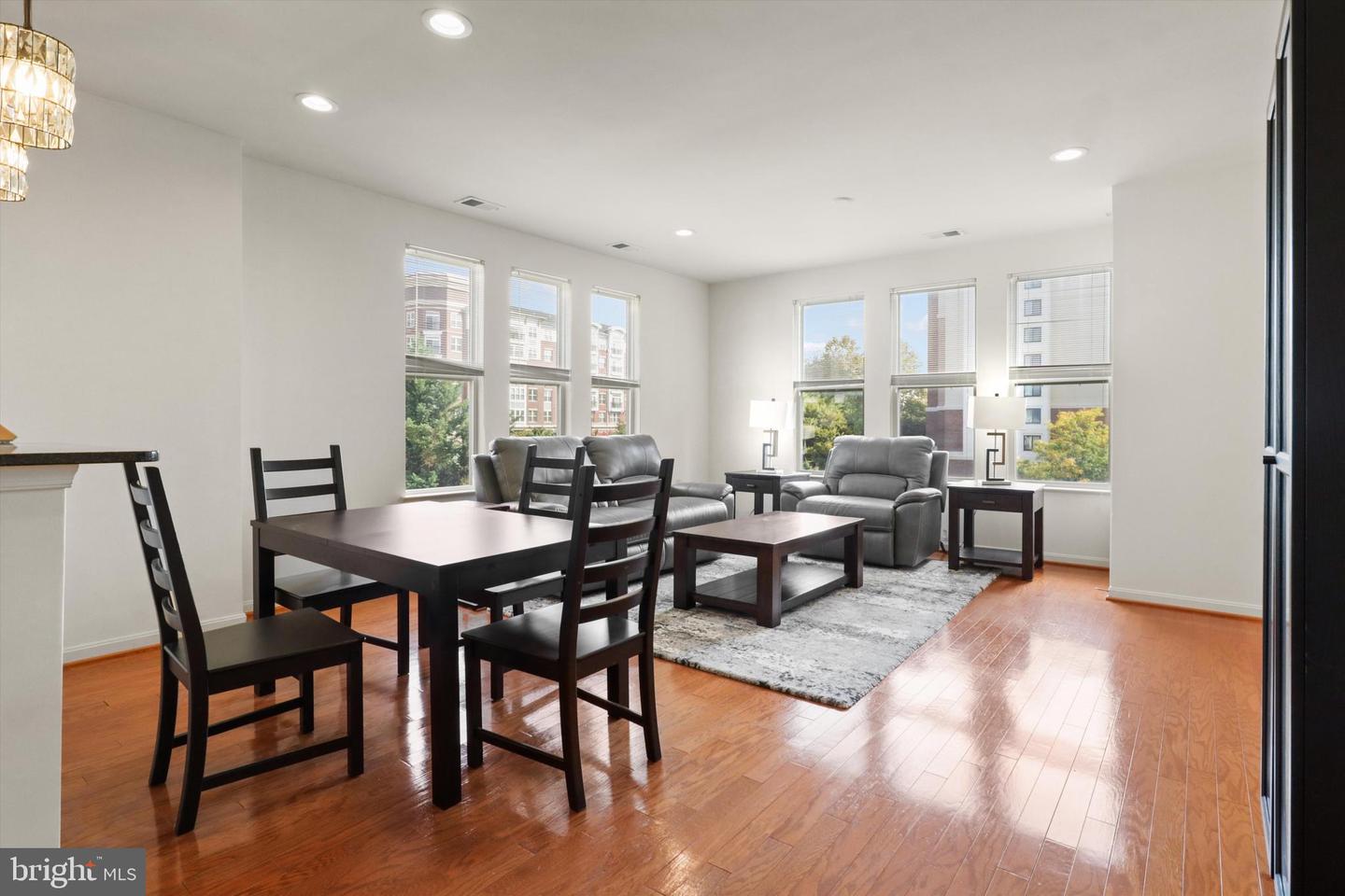 2655 PROSPERITY AVE #449, FAIRFAX, Virginia 22031, 2 Bedrooms Bedrooms, 4 Rooms Rooms,2 BathroomsBathrooms,Residential,For sale,2655 PROSPERITY AVE #449,VAFX2268794 MLS # VAFX2268794