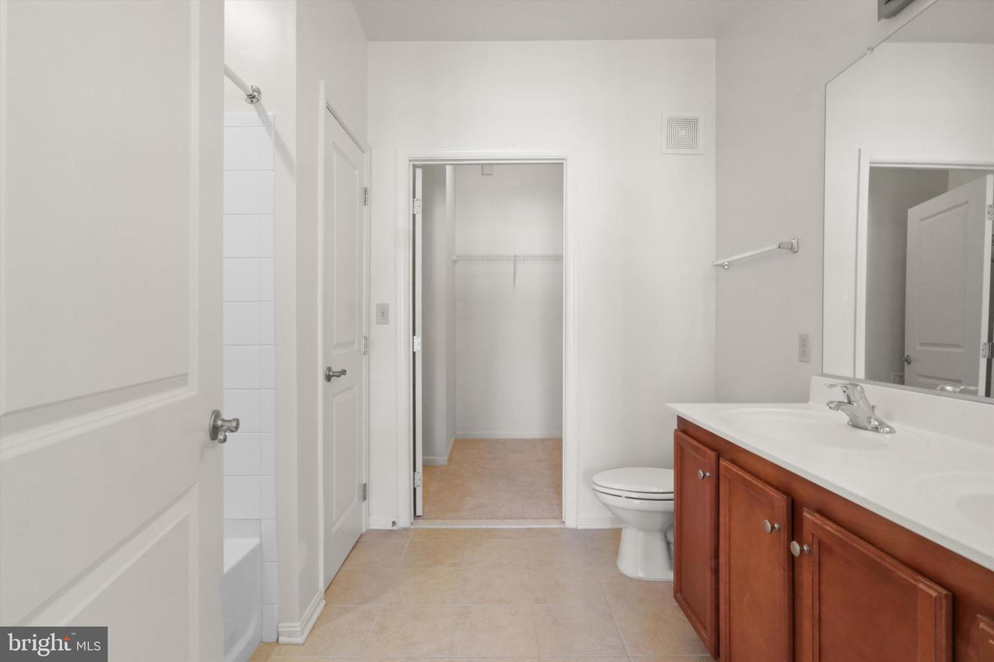 2655 PROSPERITY AVE #449, FAIRFAX, Virginia 22031, 2 Bedrooms Bedrooms, 4 Rooms Rooms,2 BathroomsBathrooms,Residential,For sale,2655 PROSPERITY AVE #449,VAFX2268794 MLS # VAFX2268794
