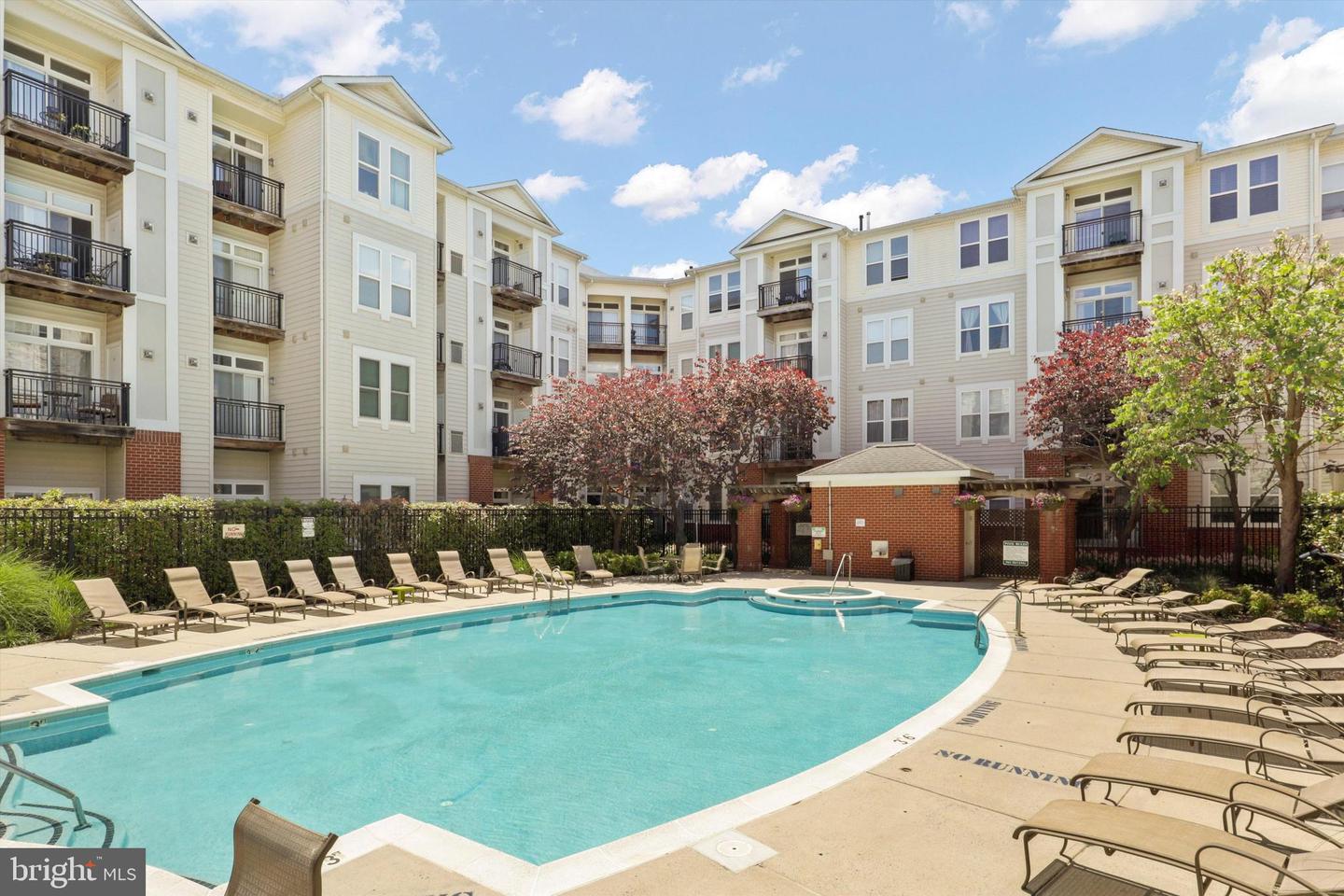 2655 PROSPERITY AVE #449, FAIRFAX, Virginia 22031, 2 Bedrooms Bedrooms, 4 Rooms Rooms,2 BathroomsBathrooms,Residential,For sale,2655 PROSPERITY AVE #449,VAFX2268794 MLS # VAFX2268794