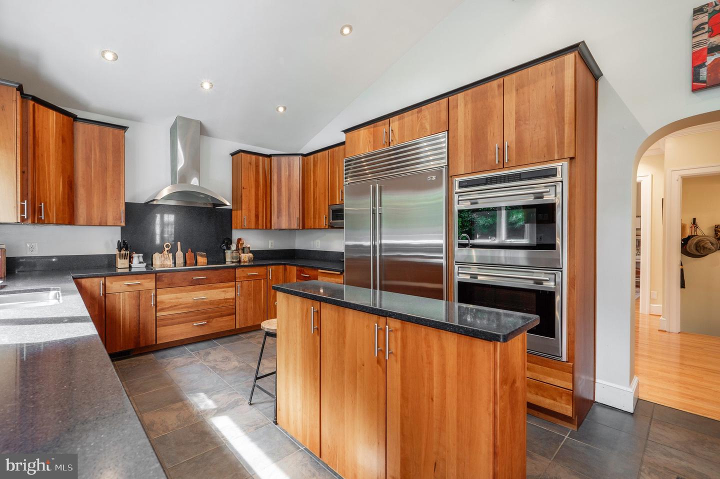 319 LAVERNE AVE, ALEXANDRIA, Virginia 22305, 2 Bedrooms Bedrooms, ,2 BathroomsBathrooms,Residential,For sale,319 LAVERNE AVE,VAAX2050086 MLS # VAAX2050086