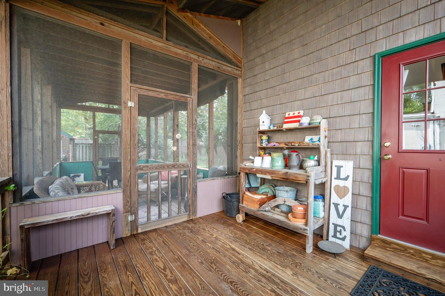 319 LAVERNE AVE, ALEXANDRIA, Virginia 22305, 2 Bedrooms Bedrooms, ,2 BathroomsBathrooms,Residential,For sale,319 LAVERNE AVE,VAAX2050086 MLS # VAAX2050086