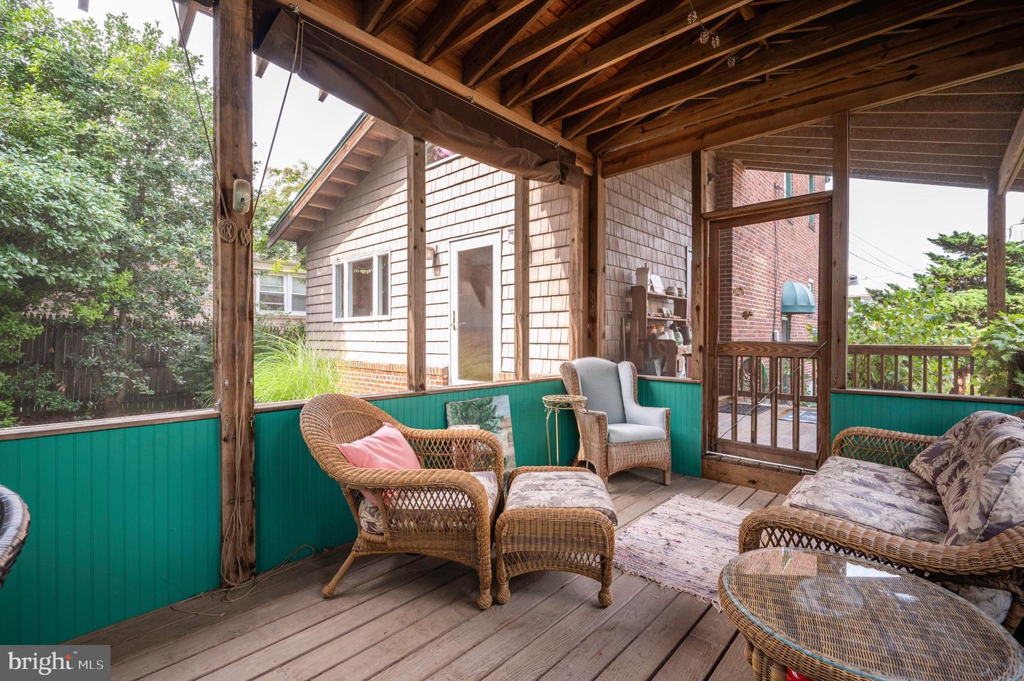 319 LAVERNE AVE, ALEXANDRIA, Virginia 22305, 2 Bedrooms Bedrooms, ,2 BathroomsBathrooms,Residential,For sale,319 LAVERNE AVE,VAAX2050086 MLS # VAAX2050086