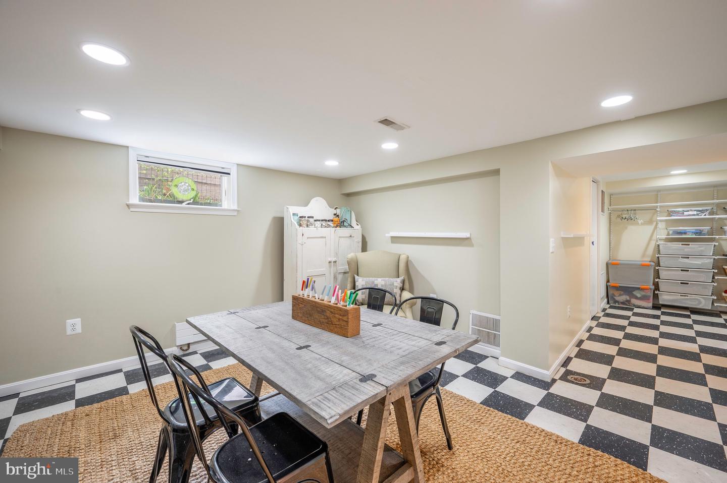319 LAVERNE AVE, ALEXANDRIA, Virginia 22305, 2 Bedrooms Bedrooms, ,2 BathroomsBathrooms,Residential,For sale,319 LAVERNE AVE,VAAX2050086 MLS # VAAX2050086