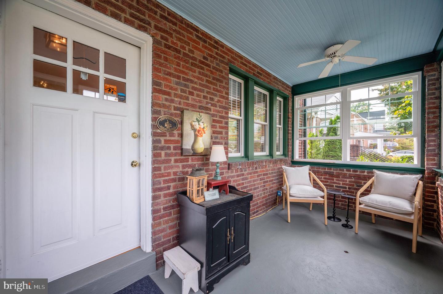 319 LAVERNE AVE, ALEXANDRIA, Virginia 22305, 2 Bedrooms Bedrooms, ,2 BathroomsBathrooms,Residential,For sale,319 LAVERNE AVE,VAAX2050086 MLS # VAAX2050086
