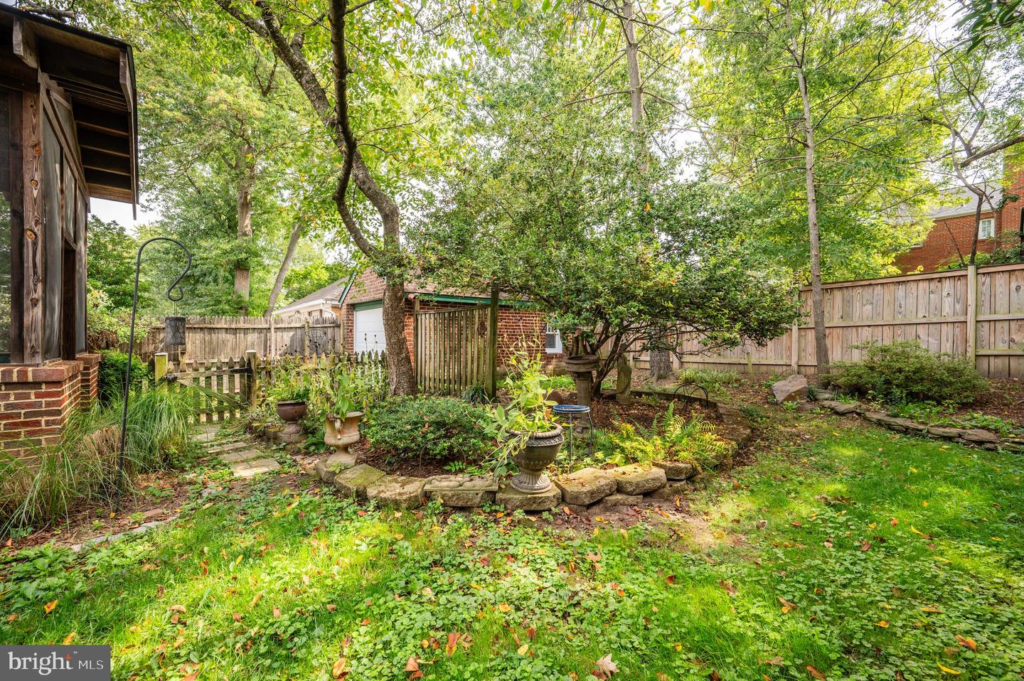 319 LAVERNE AVE, ALEXANDRIA, Virginia 22305, 2 Bedrooms Bedrooms, ,2 BathroomsBathrooms,Residential,For sale,319 LAVERNE AVE,VAAX2050086 MLS # VAAX2050086