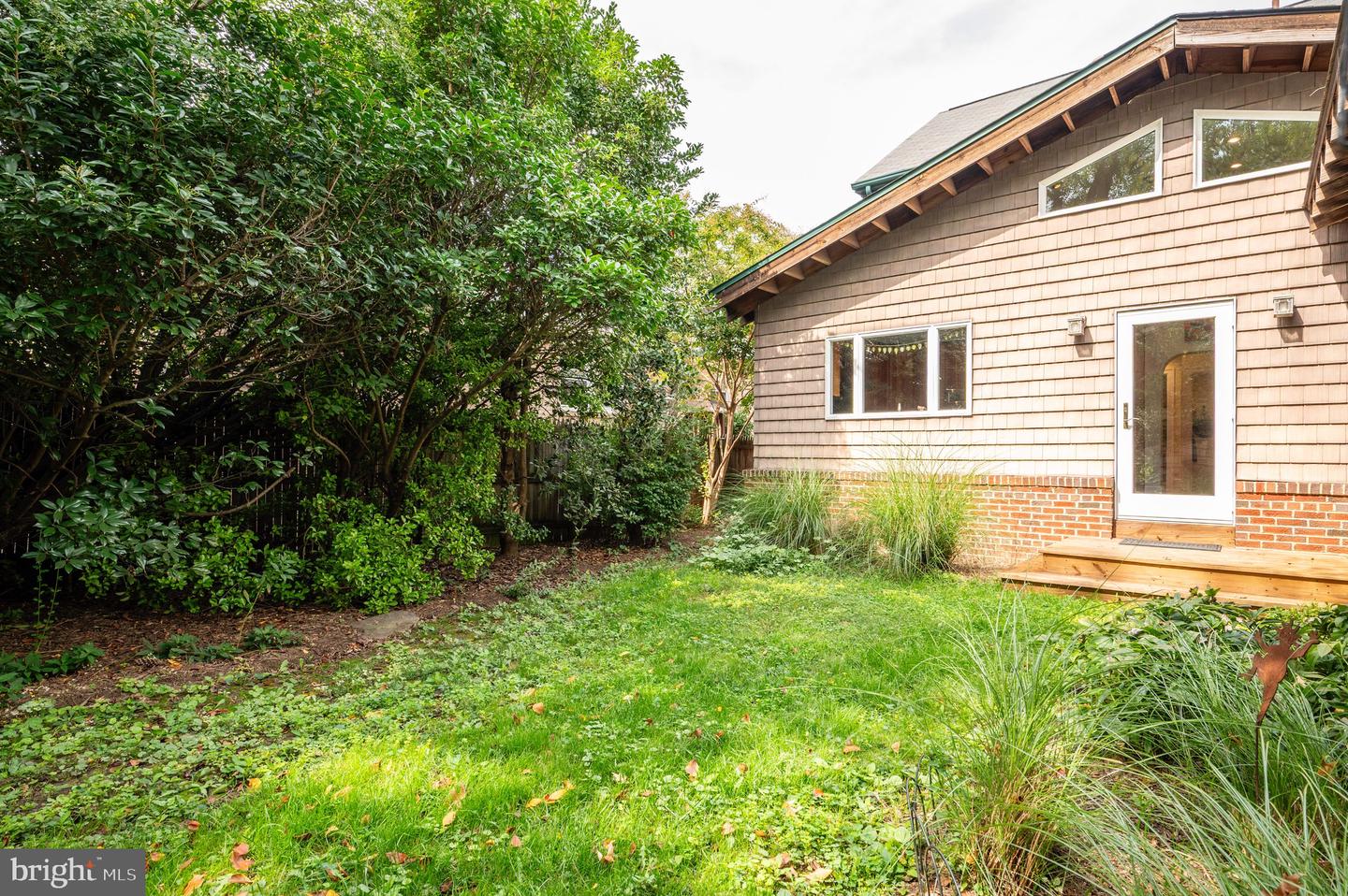 319 LAVERNE AVE, ALEXANDRIA, Virginia 22305, 2 Bedrooms Bedrooms, ,2 BathroomsBathrooms,Residential,For sale,319 LAVERNE AVE,VAAX2050086 MLS # VAAX2050086