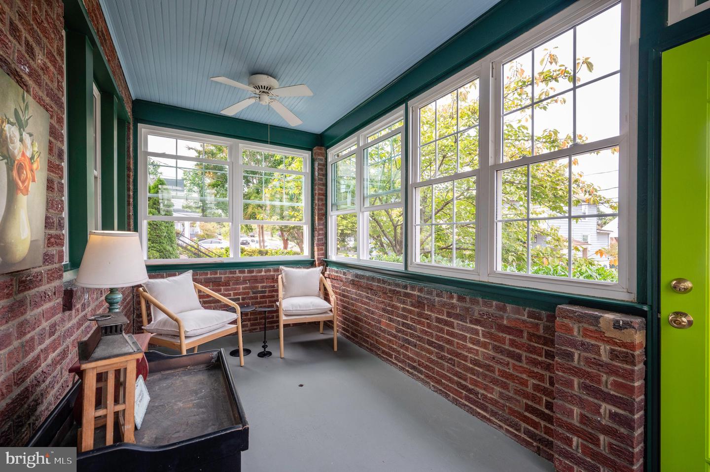 319 LAVERNE AVE, ALEXANDRIA, Virginia 22305, 2 Bedrooms Bedrooms, ,2 BathroomsBathrooms,Residential,For sale,319 LAVERNE AVE,VAAX2050086 MLS # VAAX2050086