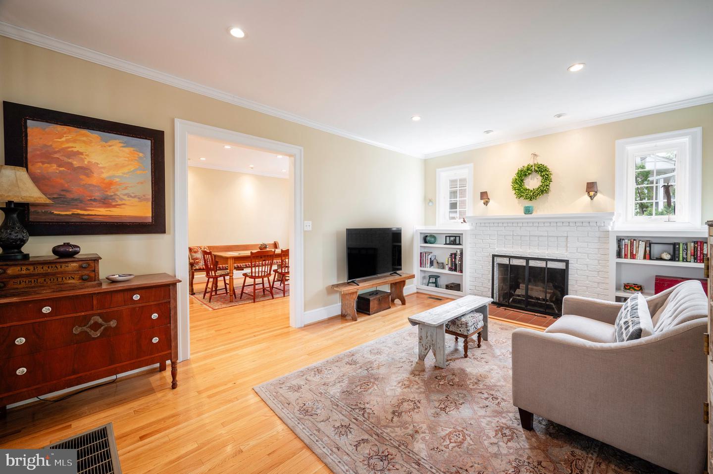 319 LAVERNE AVE, ALEXANDRIA, Virginia 22305, 2 Bedrooms Bedrooms, ,2 BathroomsBathrooms,Residential,For sale,319 LAVERNE AVE,VAAX2050086 MLS # VAAX2050086