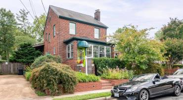 319 LAVERNE AVE, ALEXANDRIA, Virginia 22305, 2 Bedrooms Bedrooms, ,2 BathroomsBathrooms,Residential,For sale,319 LAVERNE AVE,VAAX2050086 MLS # VAAX2050086
