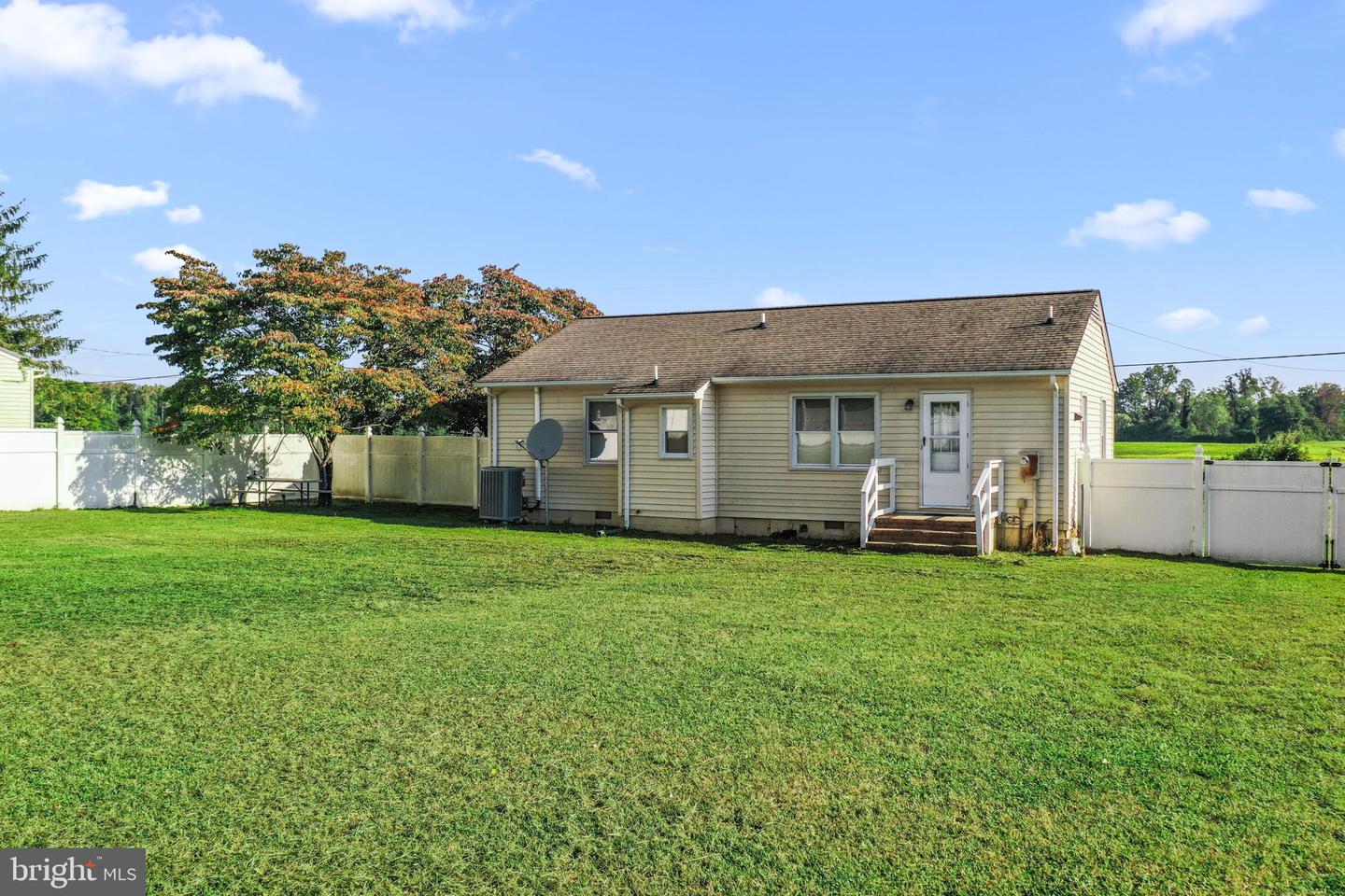 1591 MT. LANDING RD, TAPPAHANNOCK, Virginia 22560, 3 Bedrooms Bedrooms, 5 Rooms Rooms,2 BathroomsBathrooms,Residential,For sale,1591 MT. LANDING RD,VAES2002030 MLS # VAES2002030
