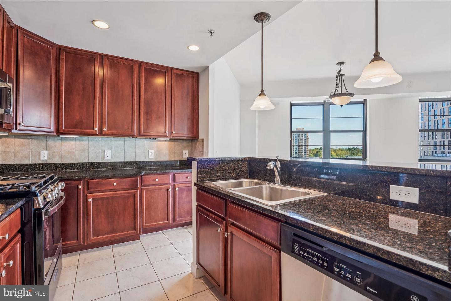 1830 FOUNTAIN DR #1004, RESTON, Virginia 20190, 3 Bedrooms Bedrooms, ,3 BathroomsBathrooms,Residential,For sale,1830 FOUNTAIN DR #1004,VAFX2269098 MLS # VAFX2269098