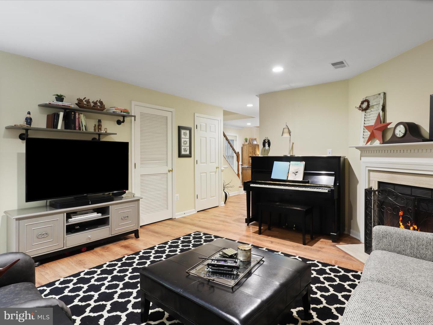 4027 HEATHERSTONE CT, FAIRFAX, Virginia 22030, 3 Bedrooms Bedrooms, ,3 BathroomsBathrooms,Residential,For sale,4027 HEATHERSTONE CT,VAFX2269158 MLS # VAFX2269158