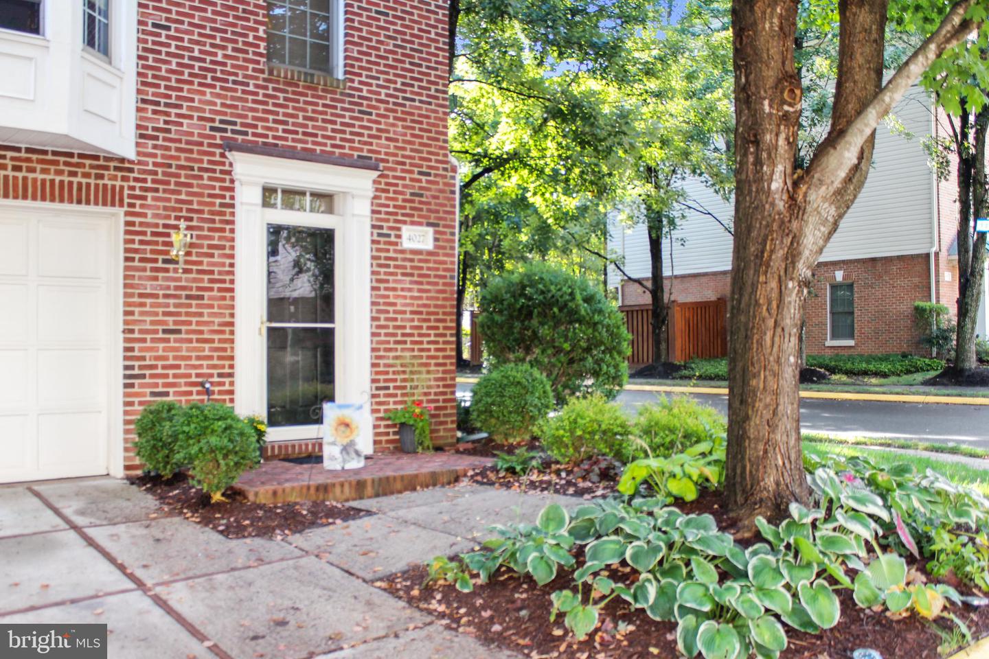 4027 HEATHERSTONE CT, FAIRFAX, Virginia 22030, 3 Bedrooms Bedrooms, ,3 BathroomsBathrooms,Residential,For sale,4027 HEATHERSTONE CT,VAFX2269158 MLS # VAFX2269158