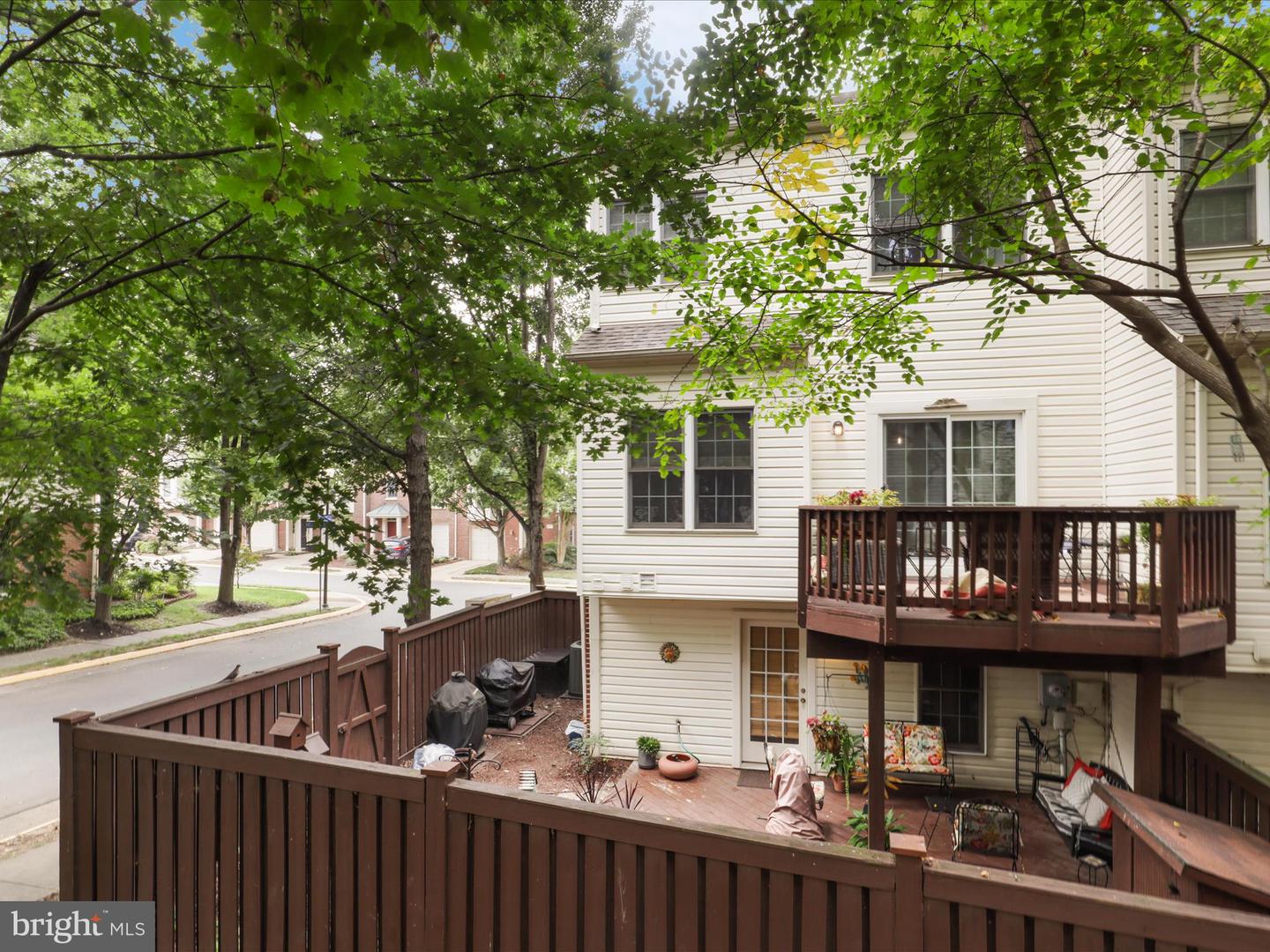 4027 HEATHERSTONE CT, FAIRFAX, Virginia 22030, 3 Bedrooms Bedrooms, ,3 BathroomsBathrooms,Residential,For sale,4027 HEATHERSTONE CT,VAFX2269158 MLS # VAFX2269158