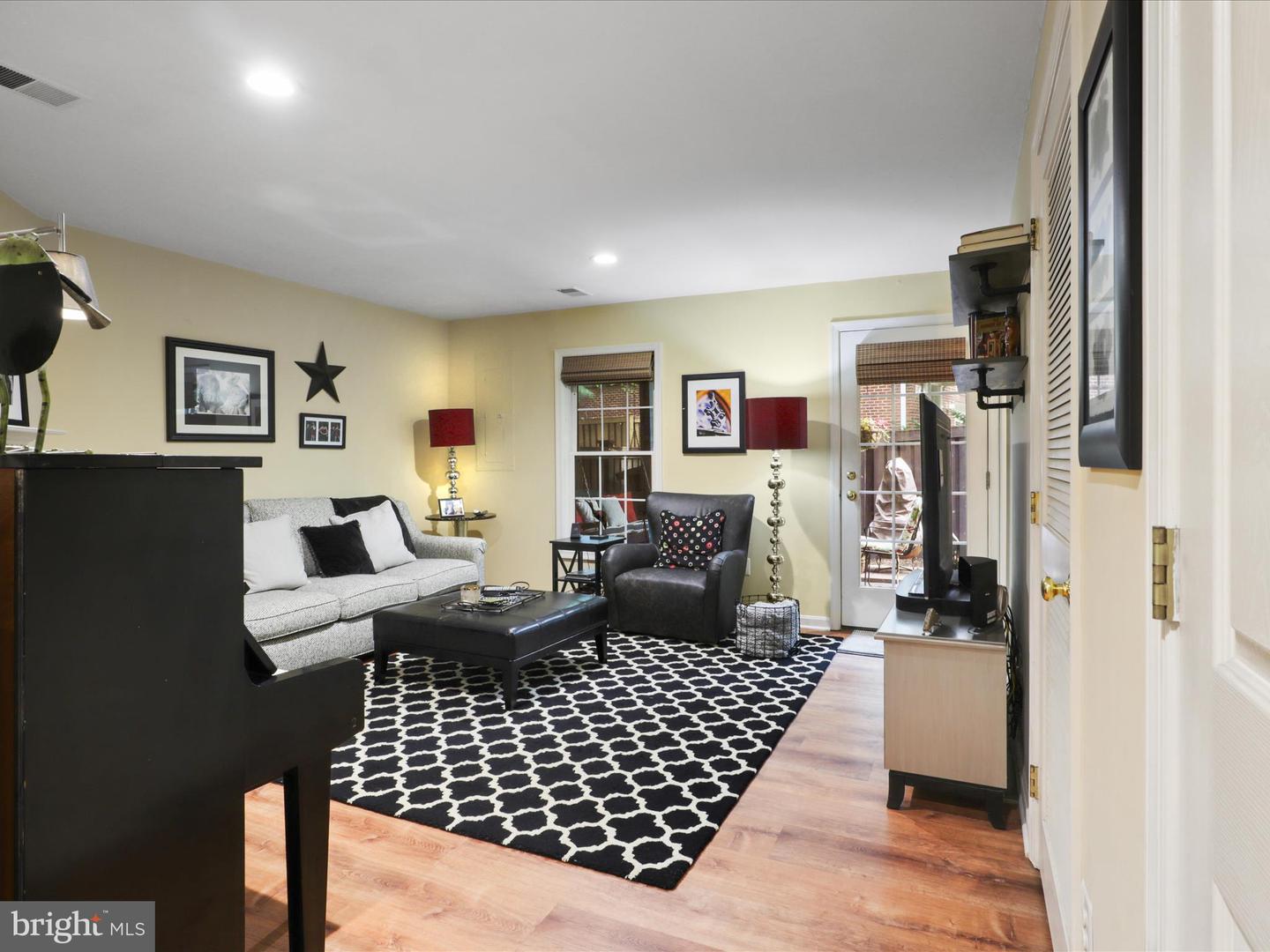 4027 HEATHERSTONE CT, FAIRFAX, Virginia 22030, 3 Bedrooms Bedrooms, ,3 BathroomsBathrooms,Residential,For sale,4027 HEATHERSTONE CT,VAFX2269158 MLS # VAFX2269158