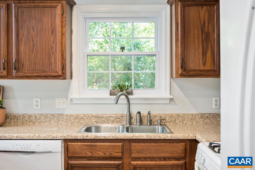 217 BLACKTHORN LN, CHARLOTTESVILLE, Virginia 22902, 2 Bedrooms Bedrooms, ,1 BathroomBathrooms,Residential,For sale,217 BLACKTHORN LN,669342 MLS # 669342