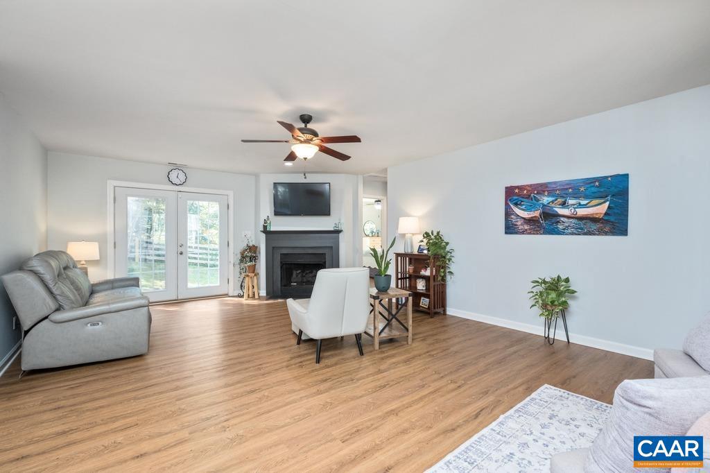 217 BLACKTHORN LN, CHARLOTTESVILLE, Virginia 22902, 2 Bedrooms Bedrooms, ,1 BathroomBathrooms,Residential,For sale,217 BLACKTHORN LN,669342 MLS # 669342