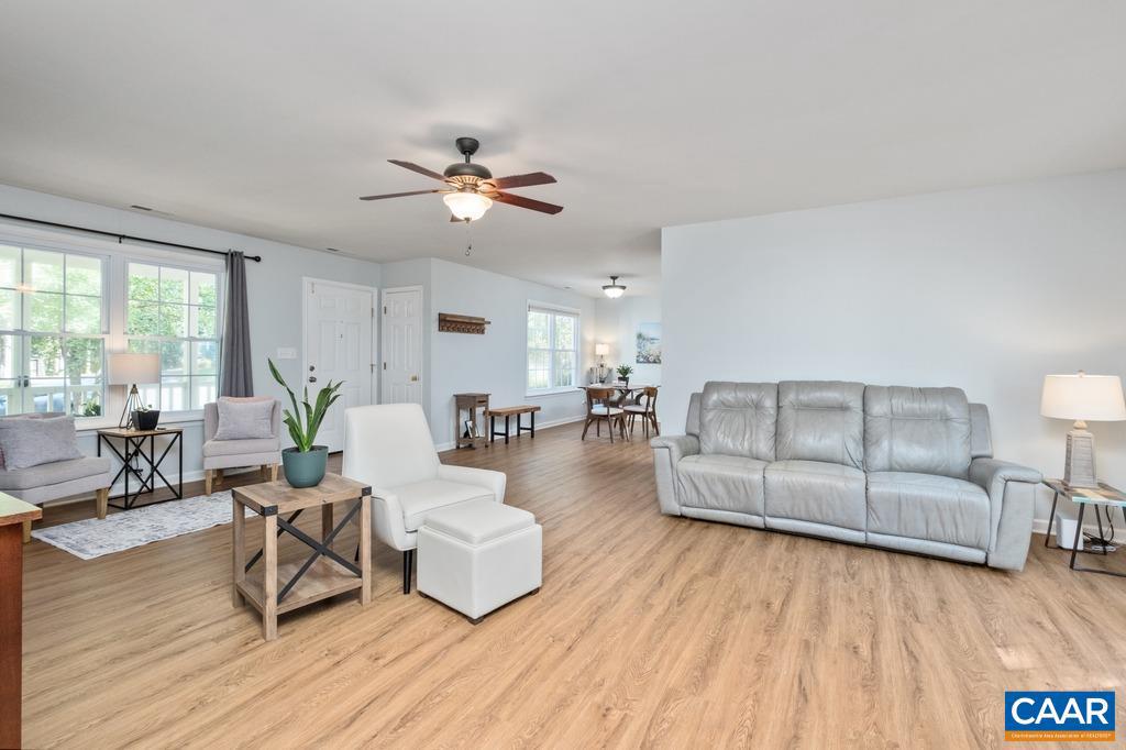 217 BLACKTHORN LN, CHARLOTTESVILLE, Virginia 22902, 2 Bedrooms Bedrooms, ,1 BathroomBathrooms,Residential,For sale,217 BLACKTHORN LN,669342 MLS # 669342