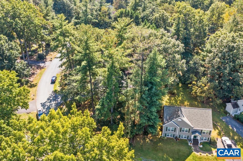 217 BLACKTHORN LN, CHARLOTTESVILLE, Virginia 22902, 2 Bedrooms Bedrooms, ,1 BathroomBathrooms,Residential,For sale,217 BLACKTHORN LN,669342 MLS # 669342