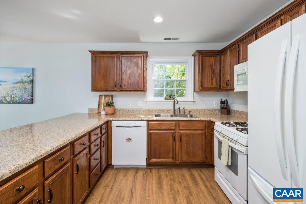 217 BLACKTHORN LN, CHARLOTTESVILLE, Virginia 22902, 2 Bedrooms Bedrooms, ,1 BathroomBathrooms,Residential,For sale,217 BLACKTHORN LN,669342 MLS # 669342