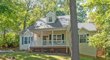 217 BLACKTHORN LN, CHARLOTTESVILLE, Virginia 22902, 2 Bedrooms Bedrooms, ,1 BathroomBathrooms,Residential,For sale,217 BLACKTHORN LN,669342 MLS # 669342