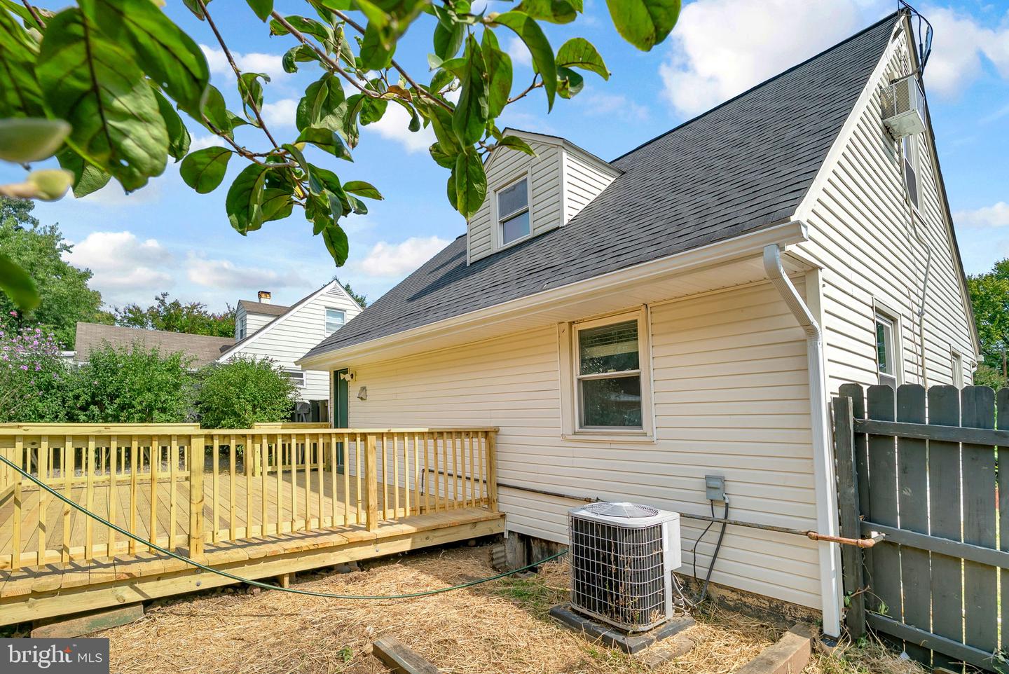 6604 CAVALIER DR, ALEXANDRIA, Virginia 22307, 3 Bedrooms Bedrooms, ,2 BathroomsBathrooms,Residential,For sale,6604 CAVALIER DR,VAFX2269248 MLS # VAFX2269248