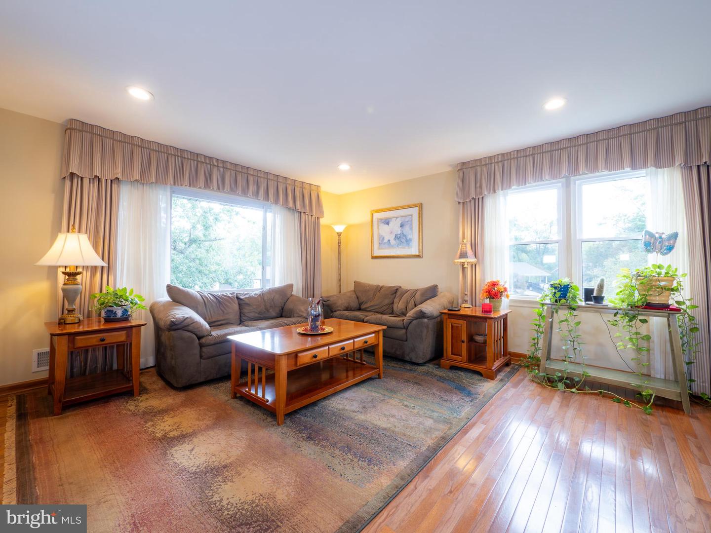 7513 ROXBURY AVE, MANASSAS, Virginia 20109, 4 Bedrooms Bedrooms, ,3 BathroomsBathrooms,Residential,For sale,7513 ROXBURY AVE,VAPW2104756 MLS # VAPW2104756