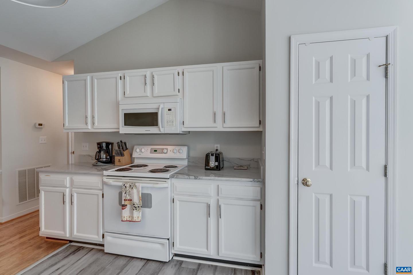 570 PEBBLE HILL CT, CHARLOTTESVILLE, Virginia 22903, 2 Bedrooms Bedrooms, ,2 BathroomsBathrooms,Residential,For sale,570 PEBBLE HILL CT,669378 MLS # 669378