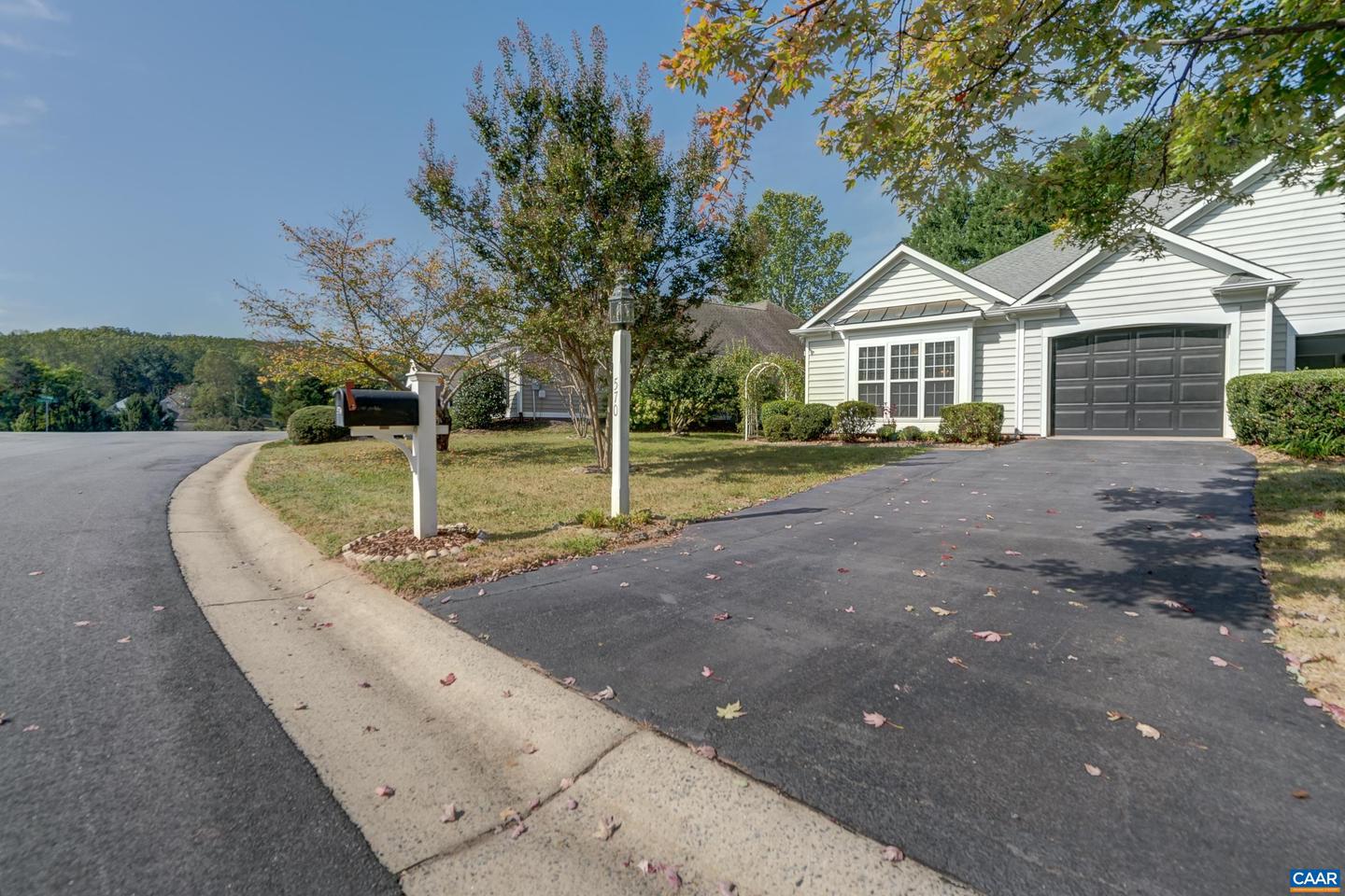 570 PEBBLE HILL CT, CHARLOTTESVILLE, Virginia 22903, 2 Bedrooms Bedrooms, ,2 BathroomsBathrooms,Residential,For sale,570 PEBBLE HILL CT,669378 MLS # 669378