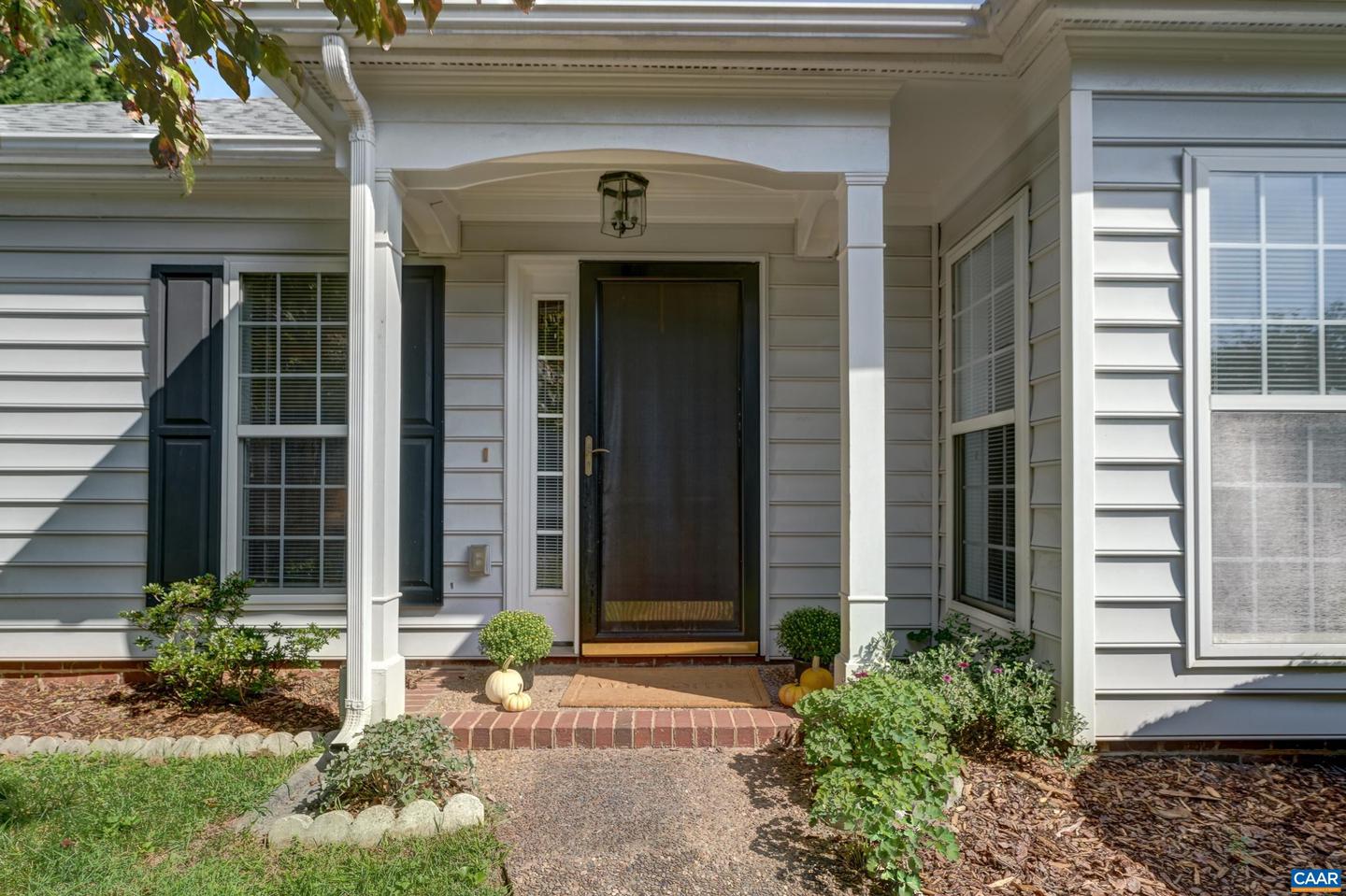 570 PEBBLE HILL CT, CHARLOTTESVILLE, Virginia 22903, 2 Bedrooms Bedrooms, ,2 BathroomsBathrooms,Residential,For sale,570 PEBBLE HILL CT,669378 MLS # 669378