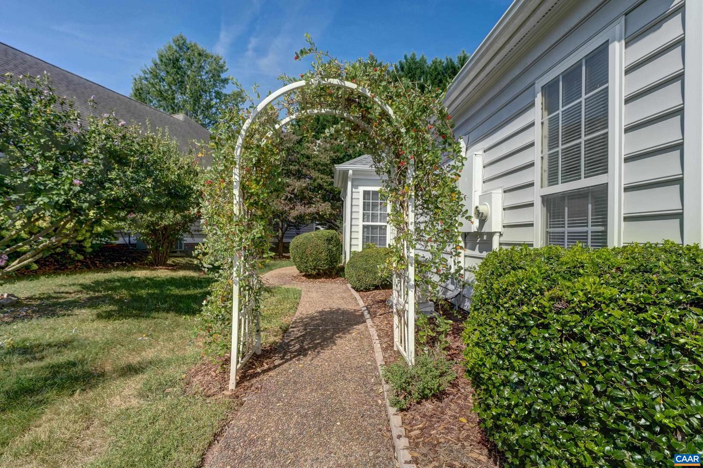 570 PEBBLE HILL CT, CHARLOTTESVILLE, Virginia 22903, 2 Bedrooms Bedrooms, ,2 BathroomsBathrooms,Residential,For sale,570 PEBBLE HILL CT,669378 MLS # 669378