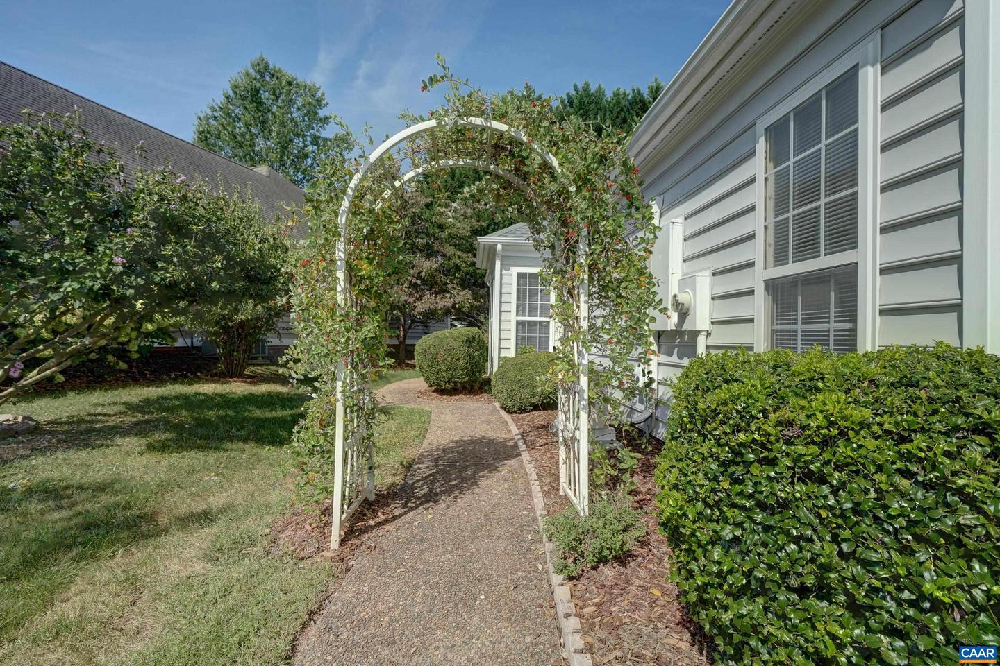 570 PEBBLE HILL CT, CHARLOTTESVILLE, Virginia 22903, 2 Bedrooms Bedrooms, ,2 BathroomsBathrooms,Residential,For sale,570 PEBBLE HILL CT,669378 MLS # 669378