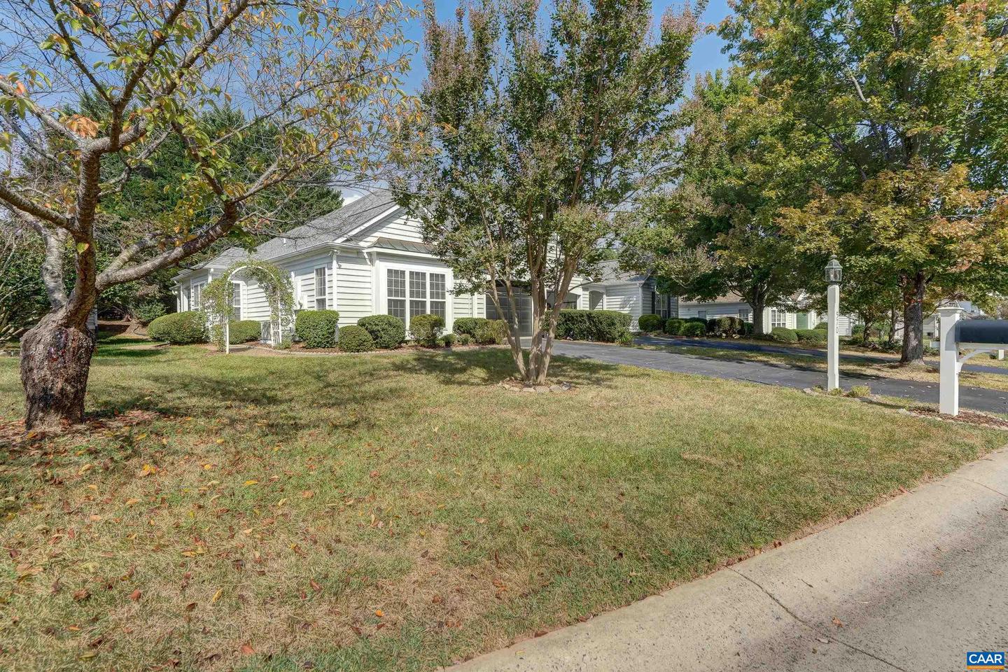 570 PEBBLE HILL CT, CHARLOTTESVILLE, Virginia 22903, 2 Bedrooms Bedrooms, ,2 BathroomsBathrooms,Residential,For sale,570 PEBBLE HILL CT,669378 MLS # 669378