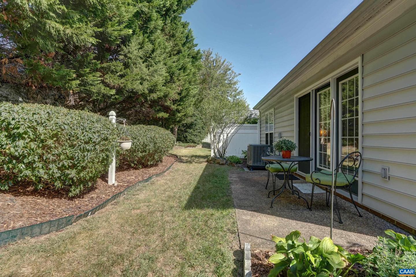 570 PEBBLE HILL CT, CHARLOTTESVILLE, Virginia 22903, 2 Bedrooms Bedrooms, ,2 BathroomsBathrooms,Residential,For sale,570 PEBBLE HILL CT,669378 MLS # 669378