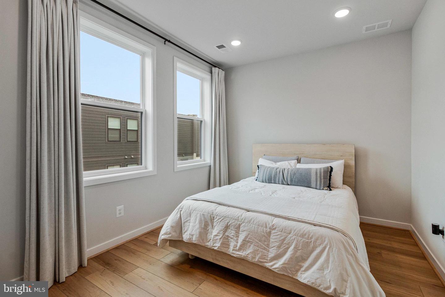 4918 CUMBERLAND ST, ALEXANDRIA, Virginia 22304, 3 Bedrooms Bedrooms, ,3 BathroomsBathrooms,Residential,For sale,4918 CUMBERLAND ST,VAAX2050232 MLS # VAAX2050232