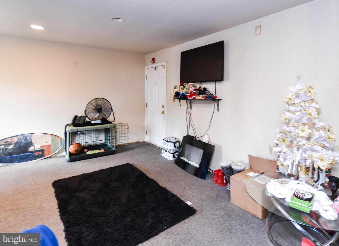 5009 D ST SE #202, WASHINGTON, District Of Columbia 20019, 2 Bedrooms Bedrooms, ,1 BathroomBathrooms,Residential,For sale,5009 D ST SE #202,DCDC2224316 MLS # DCDC2224316