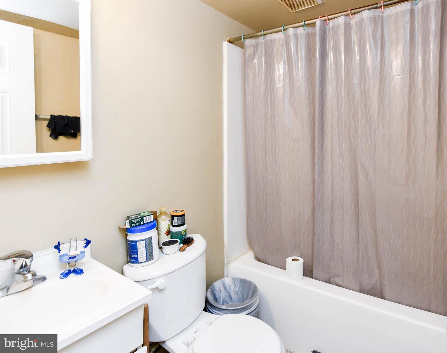5009 D ST SE #202, WASHINGTON, District Of Columbia 20019, 2 Bedrooms Bedrooms, ,1 BathroomBathrooms,Residential,For sale,5009 D ST SE #202,DCDC2224316 MLS # DCDC2224316