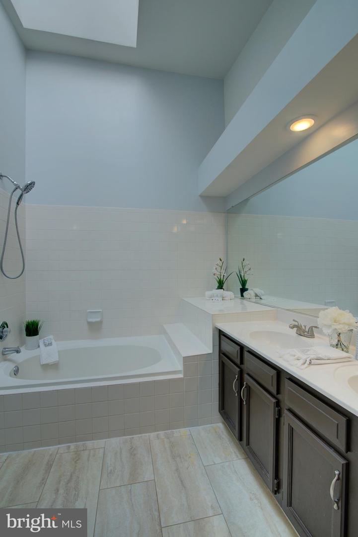 7508 ASHBY LN #K, ALEXANDRIA, Virginia 22315, 2 Bedrooms Bedrooms, ,2 BathroomsBathrooms,Residential,For sale,7508 ASHBY LN #K,VAFX2269440 MLS # VAFX2269440