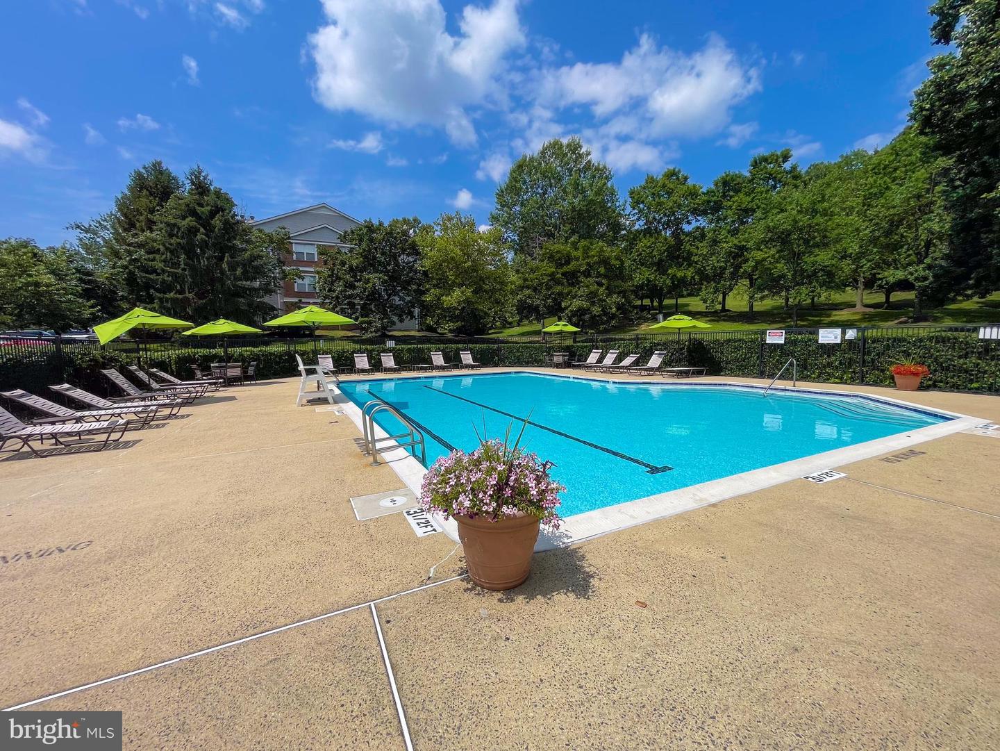7508 ASHBY LN #K, ALEXANDRIA, Virginia 22315, 2 Bedrooms Bedrooms, ,2 BathroomsBathrooms,Residential,For sale,7508 ASHBY LN #K,VAFX2269440 MLS # VAFX2269440
