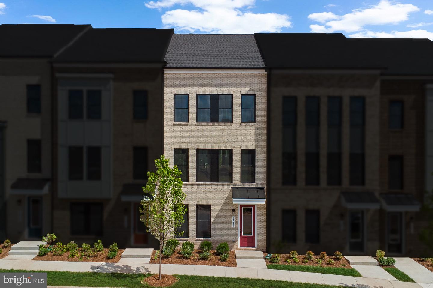 13918 AVIATION PL, HERNDON, Virginia 20171, 4 Bedrooms Bedrooms, ,3 BathroomsBathrooms,Residential,For sale,13918 AVIATION PL,VAFX2269442 MLS # VAFX2269442