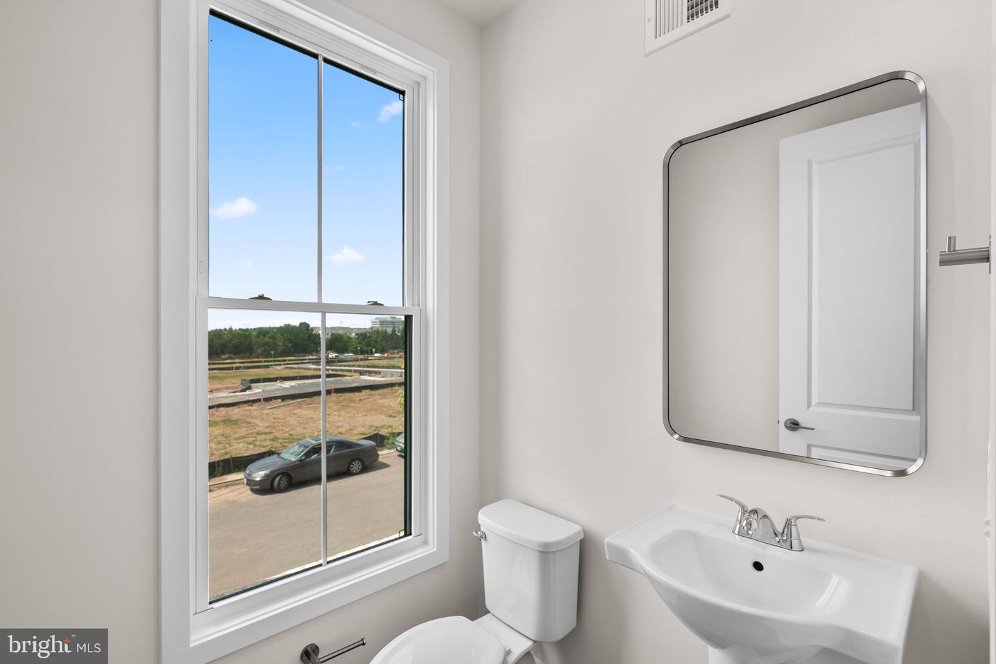 13918 AVIATION PL, HERNDON, Virginia 20171, 4 Bedrooms Bedrooms, ,3 BathroomsBathrooms,Residential,For sale,13918 AVIATION PL,VAFX2269442 MLS # VAFX2269442