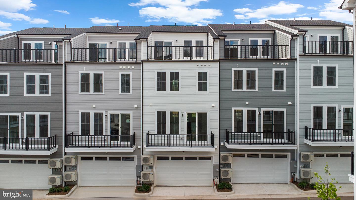 13918 AVIATION PL, HERNDON, Virginia 20171, 4 Bedrooms Bedrooms, ,3 BathroomsBathrooms,Residential,For sale,13918 AVIATION PL,VAFX2269442 MLS # VAFX2269442