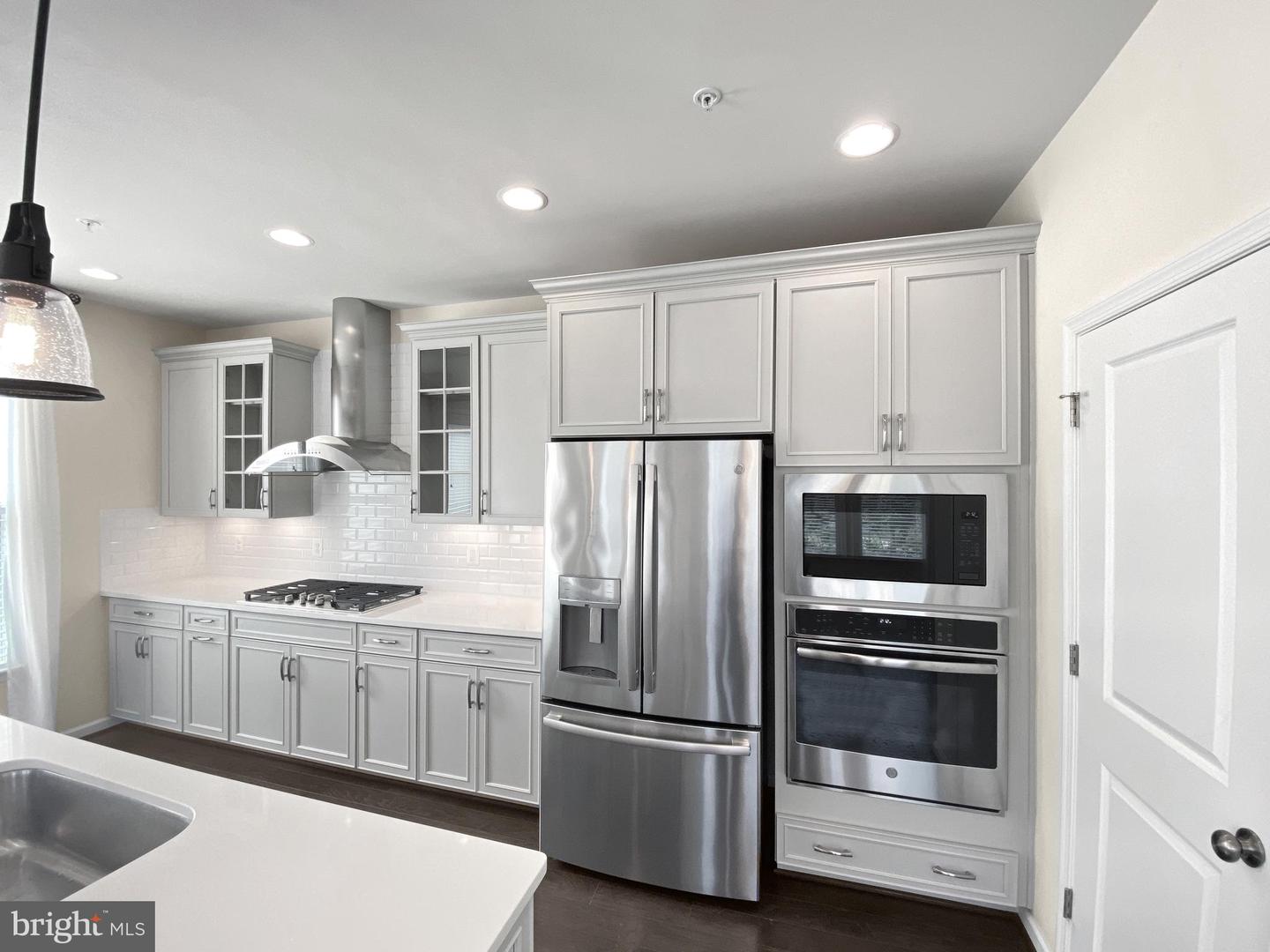 4967 LAKESIDE XING, CHANTILLY, Virginia 20151, 3 Bedrooms Bedrooms, ,3 BathroomsBathrooms,Residential,For sale,4967 LAKESIDE XING,VAFX2269444 MLS # VAFX2269444