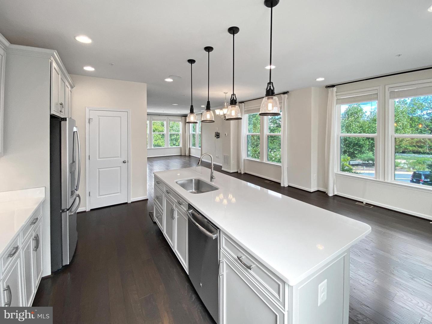 4967 LAKESIDE XING, CHANTILLY, Virginia 20151, 3 Bedrooms Bedrooms, ,3 BathroomsBathrooms,Residential,For sale,4967 LAKESIDE XING,VAFX2269444 MLS # VAFX2269444