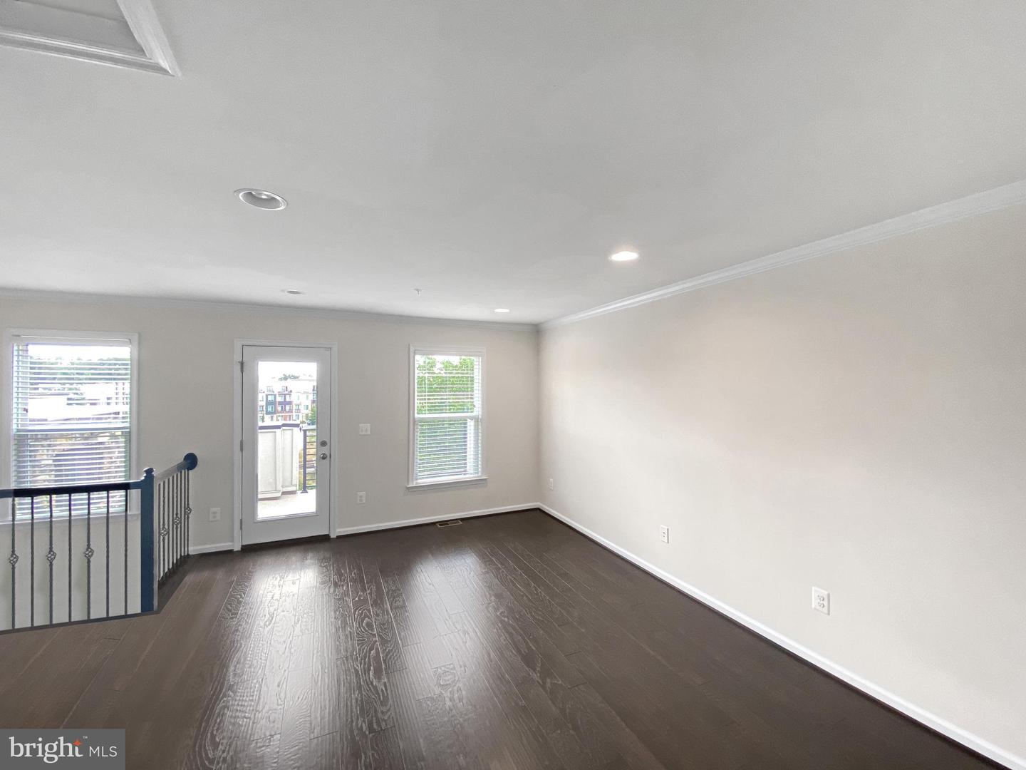 4967 LAKESIDE XING, CHANTILLY, Virginia 20151, 3 Bedrooms Bedrooms, ,3 BathroomsBathrooms,Residential,For sale,4967 LAKESIDE XING,VAFX2269444 MLS # VAFX2269444