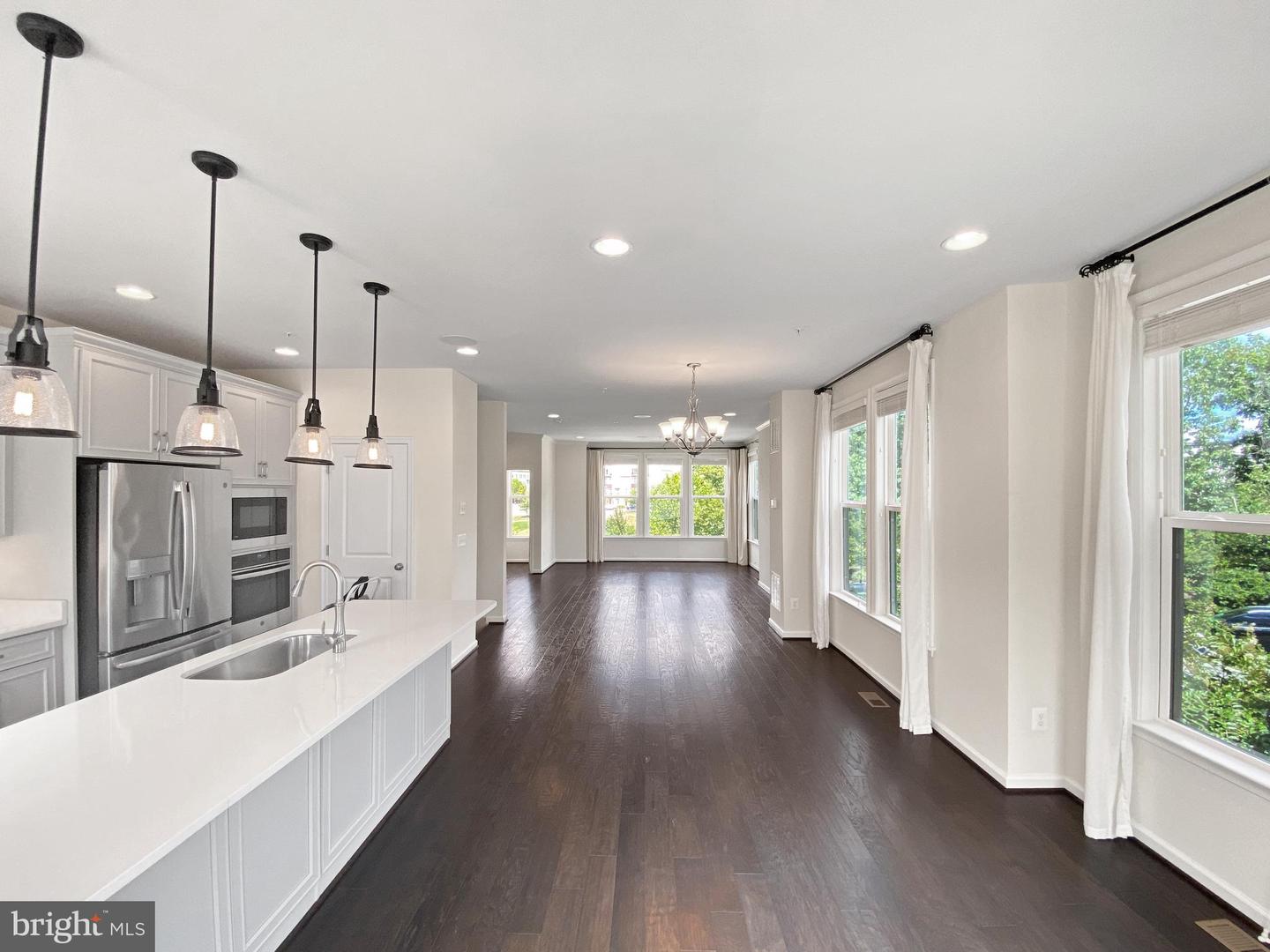 4967 LAKESIDE XING, CHANTILLY, Virginia 20151, 3 Bedrooms Bedrooms, ,3 BathroomsBathrooms,Residential,For sale,4967 LAKESIDE XING,VAFX2269444 MLS # VAFX2269444